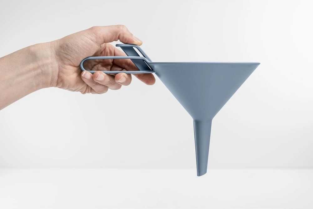 BlimPlus Nálevka s praktickou uzávěrou Dolina Dark Ocean