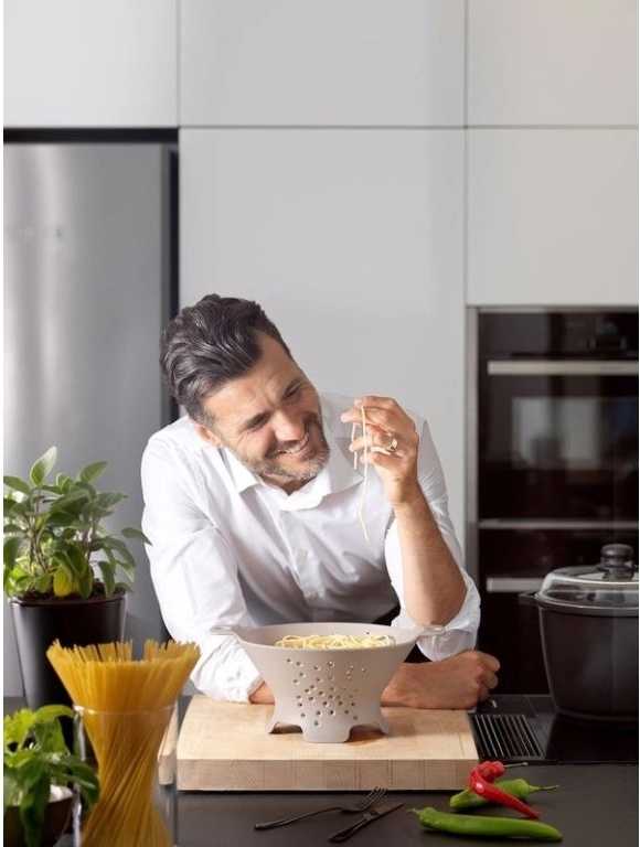 BlimPlus Cedník s podstavcem Cosmo Moka Grey