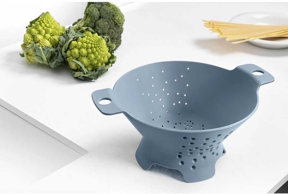 BlimPlus Cedník s podstavcem Cosmo Dark Ocean