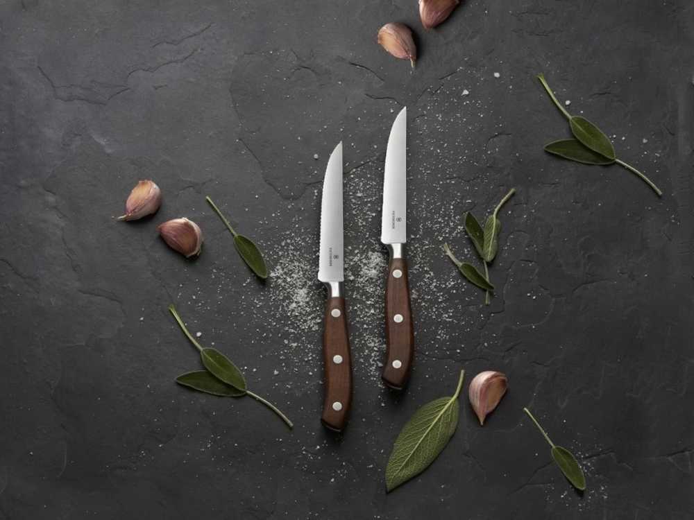 Victorinox Sada 2 ks steakových nožů Grand Maître Wood vlnkované ostří 12 cm