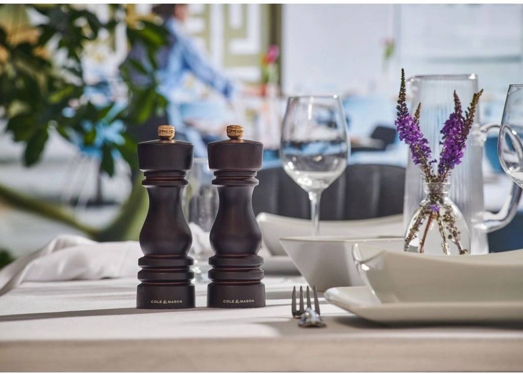 Cole & Mason Mlýnek na pepř London Chocolate Wood Precision+ 30 cm