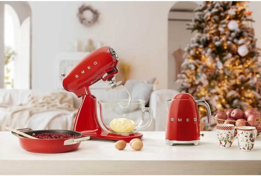 SMEG Rychlovarná konvice 50's Retro Style, 1.7 l, červená