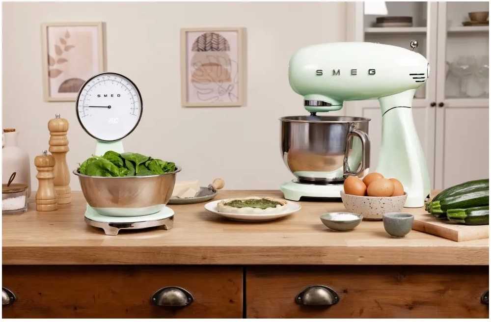 SMEG Analogová a digitální kuchyňská váha, pastelově zelená