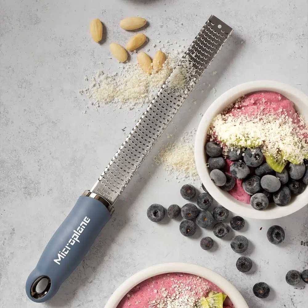 Microplane struhadlo Zester jemné s rukojetí modrá
