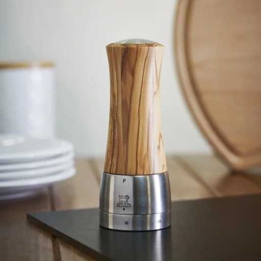 Peugeot Madras Mlýnek na sůl, 16 cm, olivové dřevo