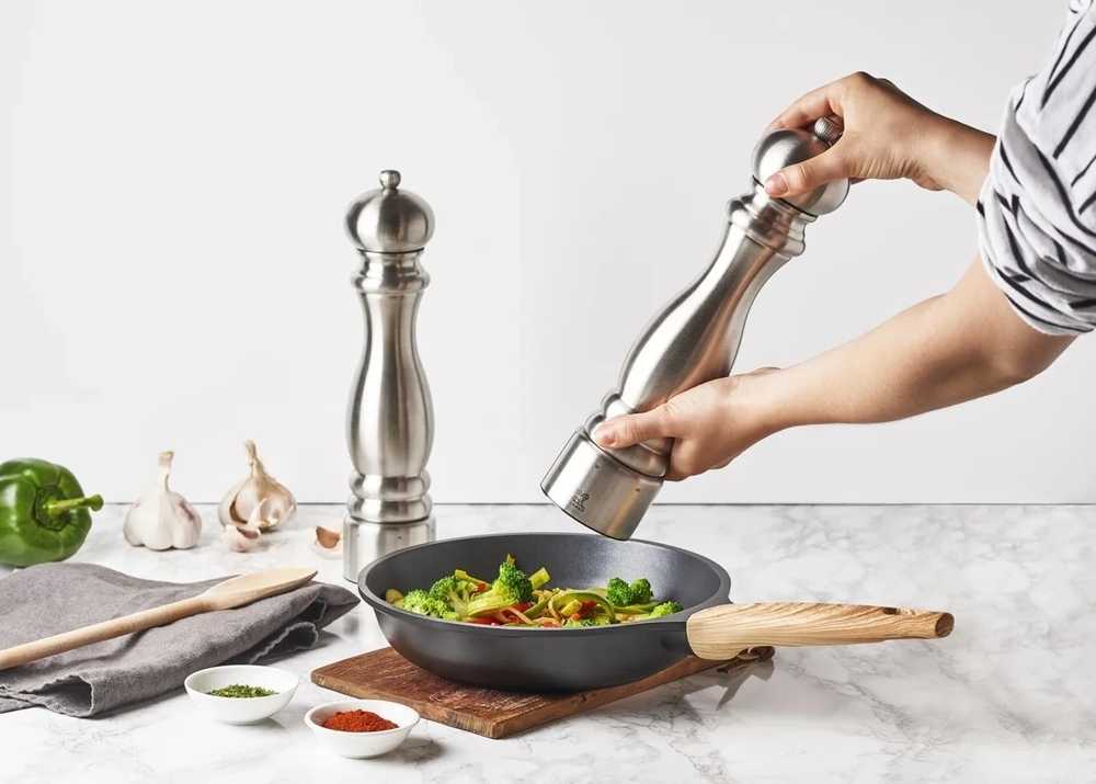 Peugeot Paris Chef Mlýnek na sůl, 30 cm, nerezová