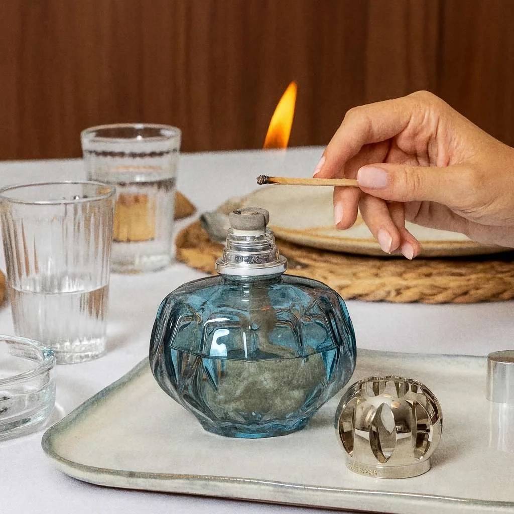 Maison Berger Paris Katalytická lampa Rosalie s náplní Exquisite Sparkle, 250 ml, modrá