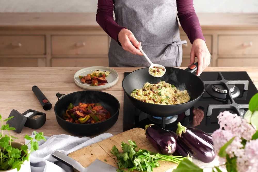 Woll Eco Lite QXR Pánev Wok s odnímatelnou rukojetí, 30 cm