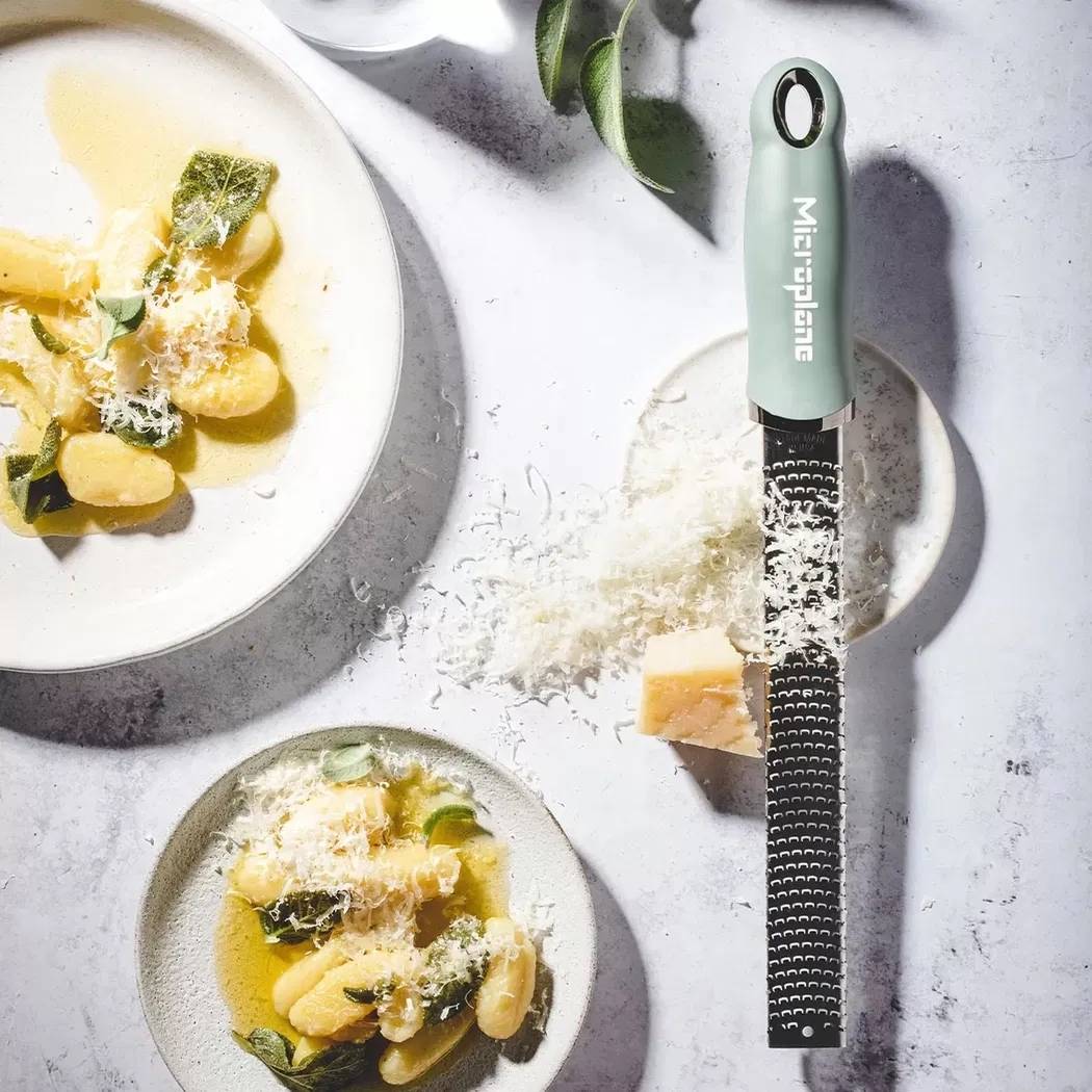 Microplane struhadlo Zester jemné s rukojetí zelená