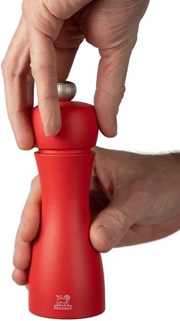 Peugeot Tahiti Sada mlýnků na pepř a sůl, 15 cm, červená