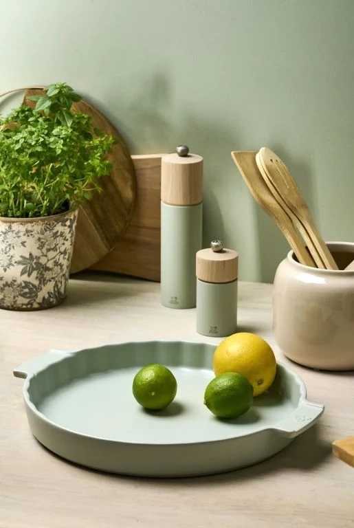 Peugeot Boreal Mlýnek na sůl, 21 cm, šalvějově zelená