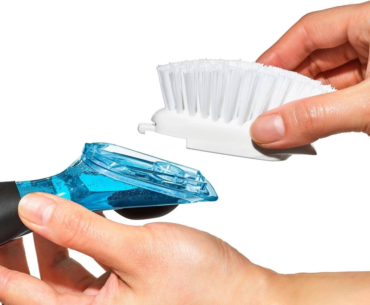 OXO Good Grips Kartáč na nádobí s dávkovačem