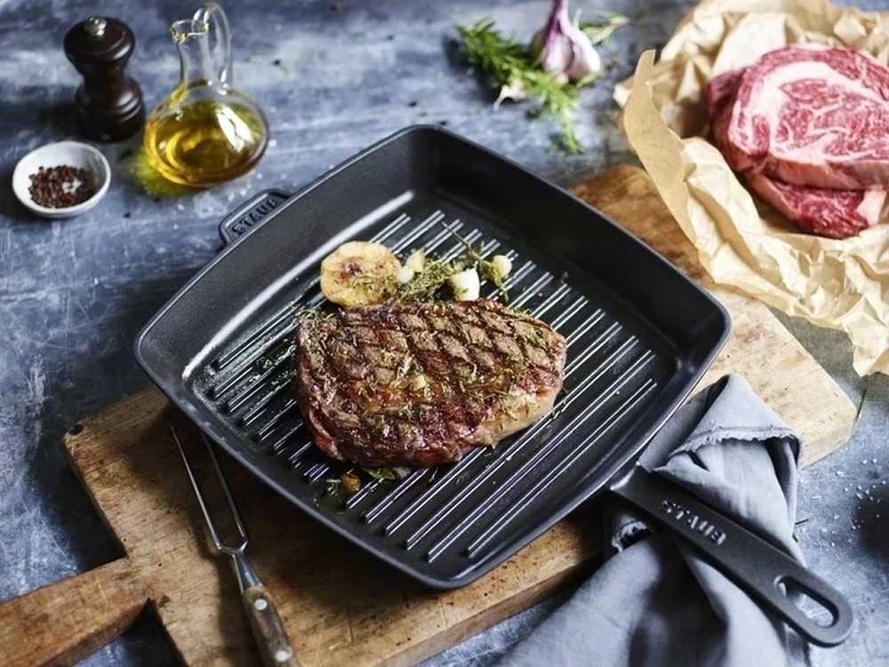 Staub Americká grilovací pánev, 26 x 26 cm, šedá