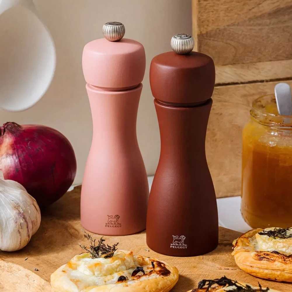 Peugeot Tahiti Sada mlýnků na pepř a sůl, 15 cm, hnědá