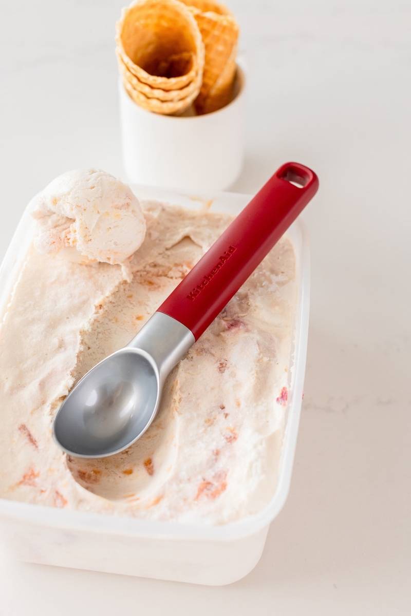 KitchenAid Lžíce na zmrzlinu, 21 cm, empire red