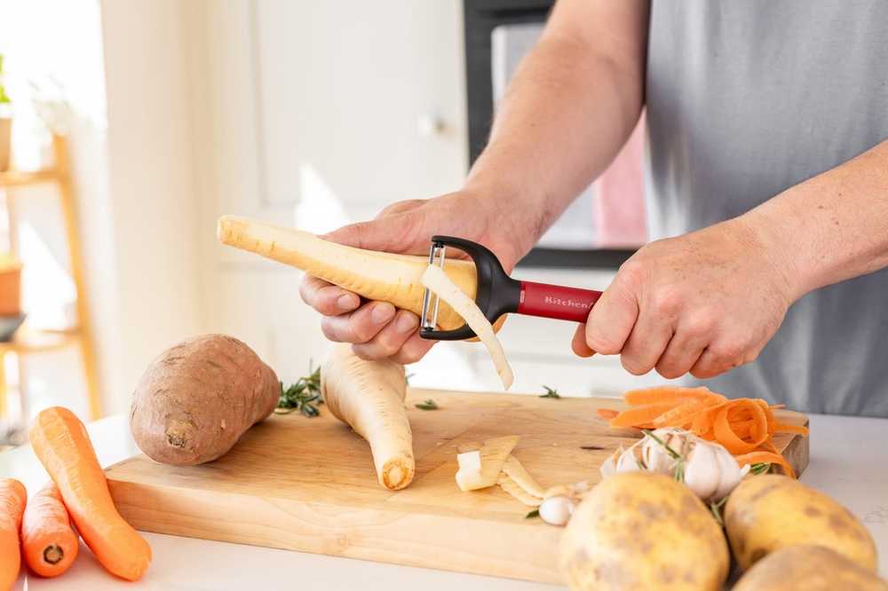 KitchenAid Škrabka horizontální, 17.5 cm, empire red