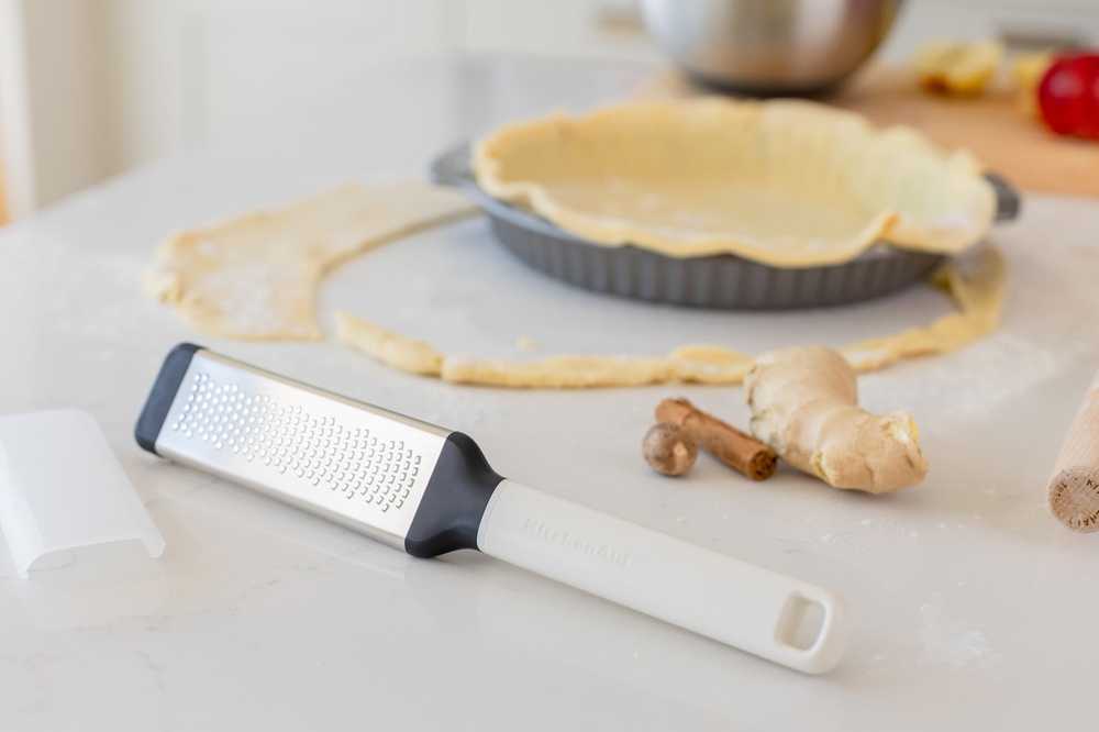 KitchenAid Struhadlo jemné, porcelain white