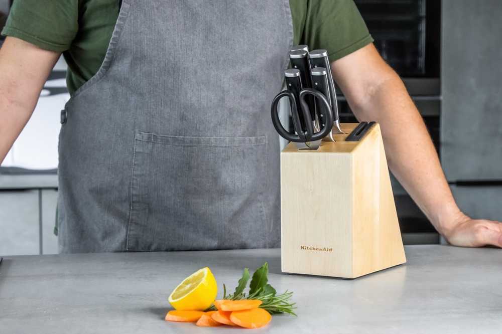 KitchenAid Sada nožů v bloku s brousek, 6 ks