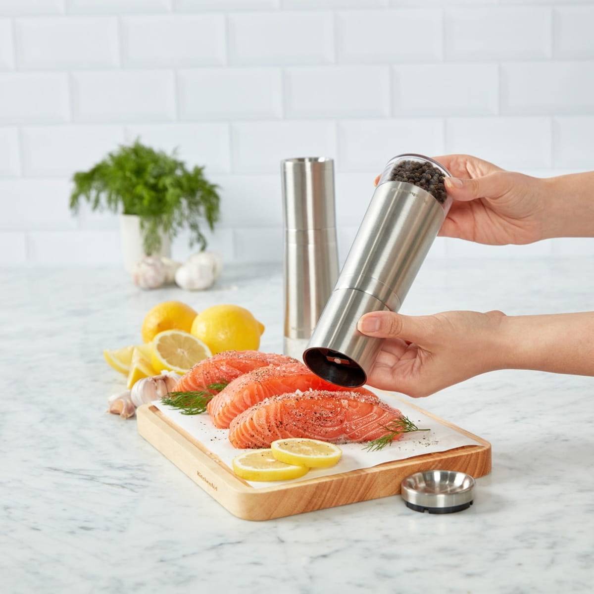 KitchenAid Sada mlýnků na sůl a pepř, 2 ks