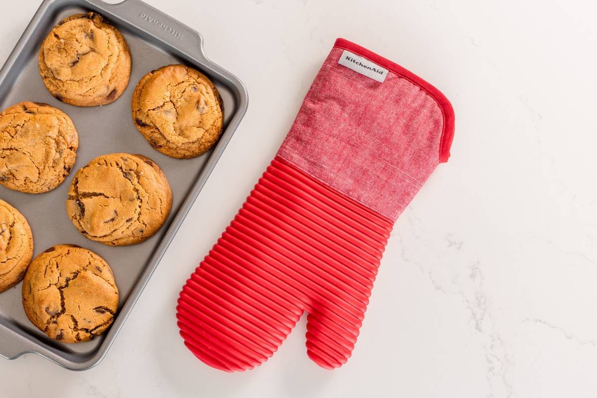 KitchenAid Silikonová chňapka, empire red