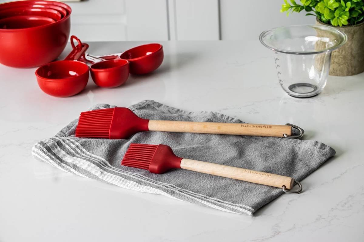 KitchenAid Dřevěná mašlovačka se silikonovou hlavou, empire red