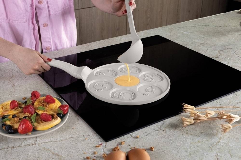 Berlingerhaus Pánev na lívance s titanovým povrchem Sahara, 26 cm