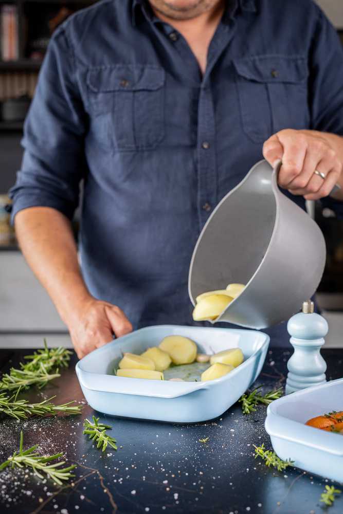 MasterClass Keramická zapékací mísa s madly, 30 cm, nebesky modrá