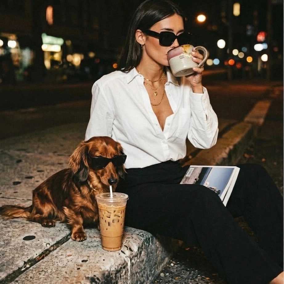 Egg Back Home Melting Ice Cream Kameninový hrnek Dog Mom, 360 ml