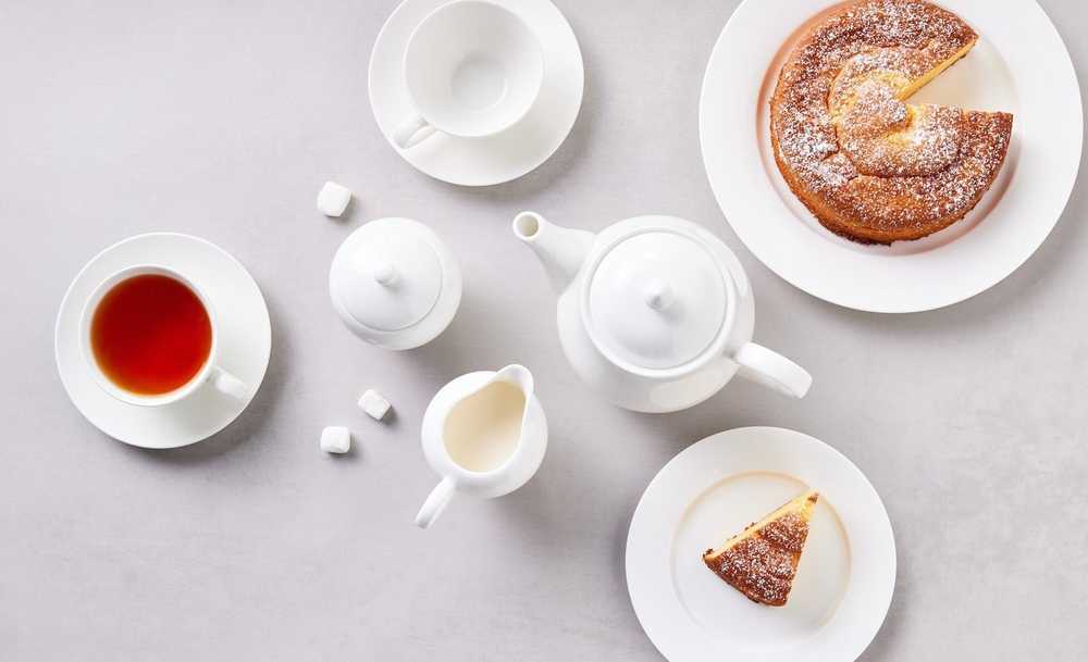 Maxwell & Williams White Basics Coupe Porcelánový šálek s podšálkem, 260 ml