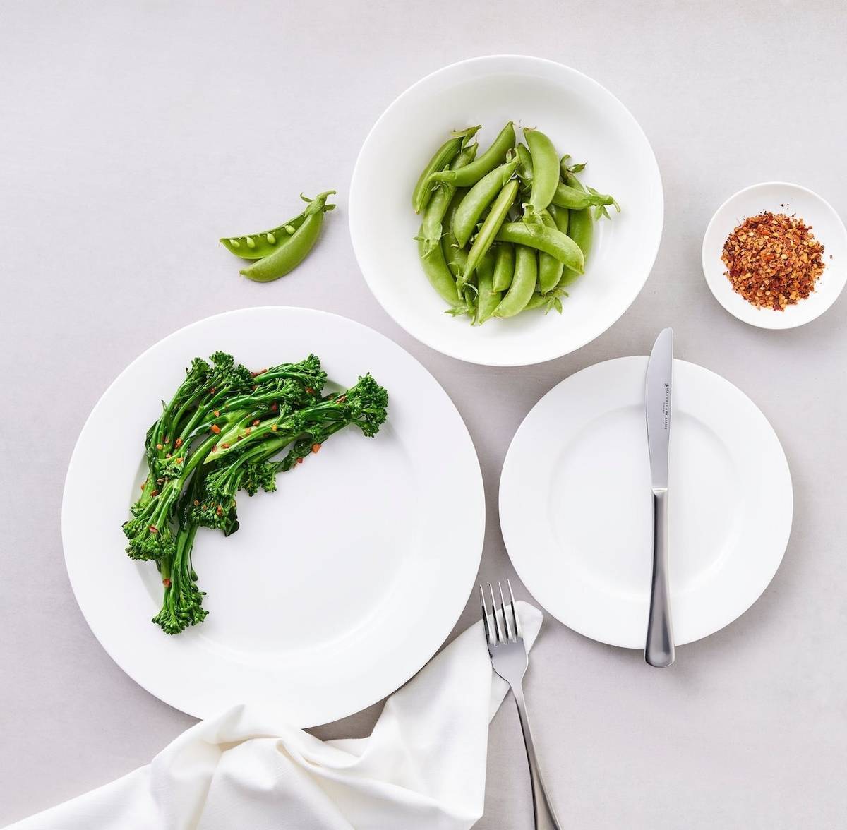 Maxwell & Williams White Basics Rim Talíř, 27.5 cm