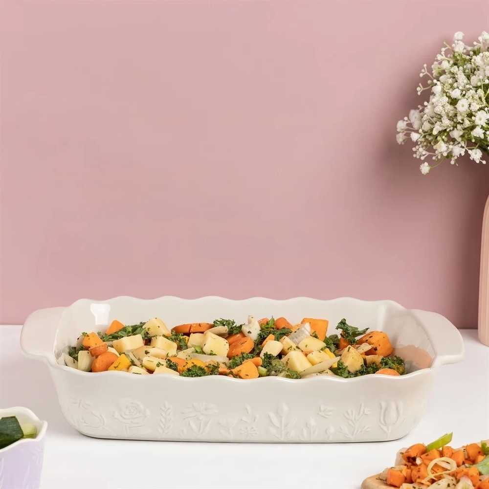 Mason Cash In The Meadow Zapékací mísa, 33 cm, krémová