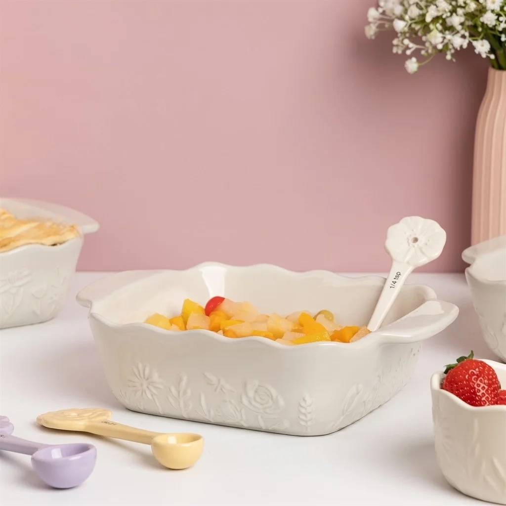 Mason Cash In The Meadow Zapékací mísa, 20 cm, krémová