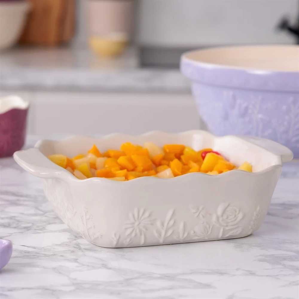 Mason Cash In The Meadow Zapékací mísa, 20 cm, krémová