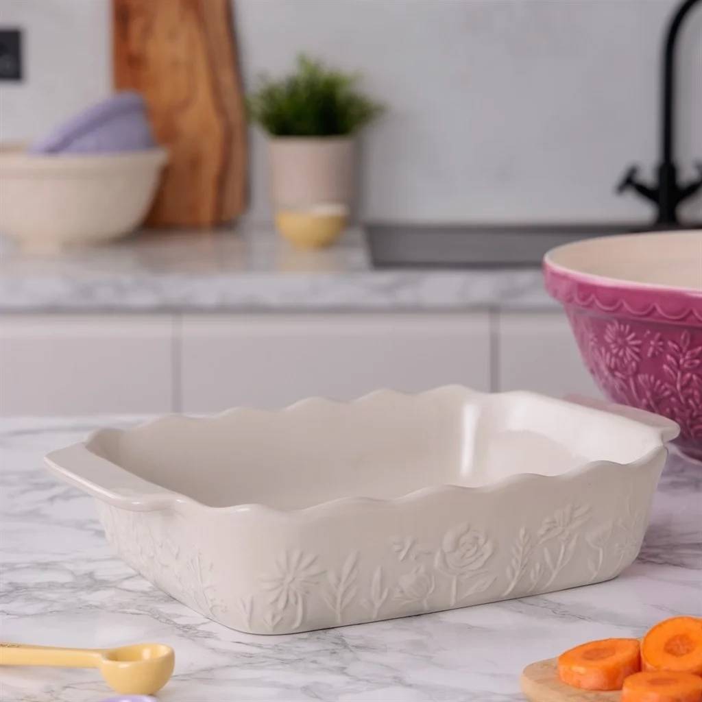 Mason Cash In The Meadow Zapékací mísa, 22.5 cm, krémová