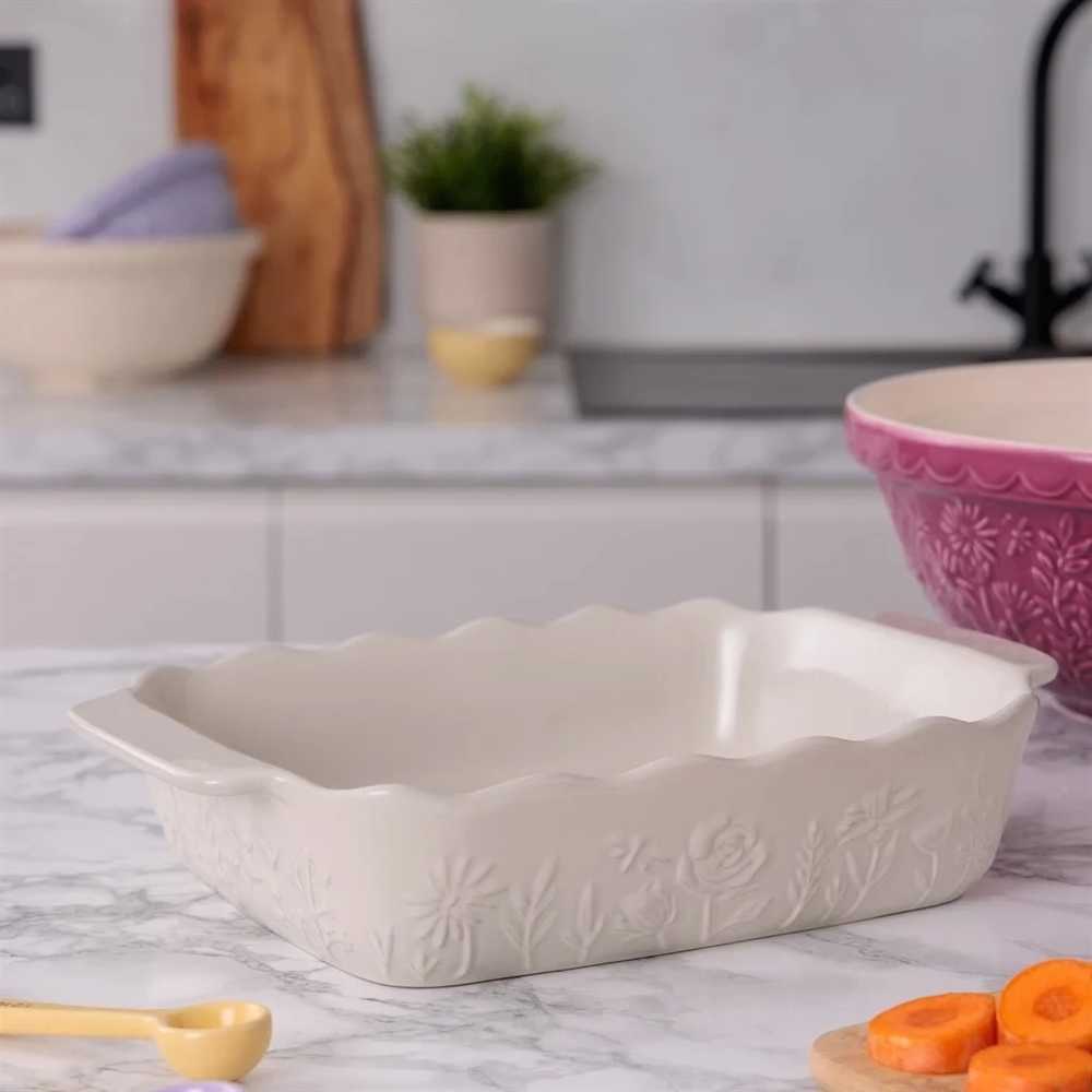 Mason Cash In The Meadow Zapékací mísa, 22.5 cm, krémová