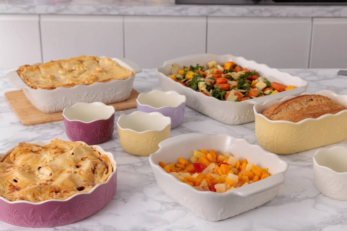 Mason Cash In The Meadow Zapékací mísa, 22.5 cm, krémová