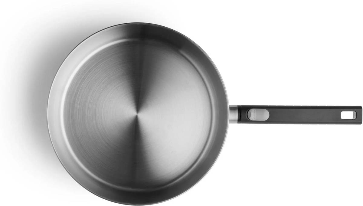 Woll Logic Steel Nerezová soté pánev s odnímatelnou rukojetí, 28 cm