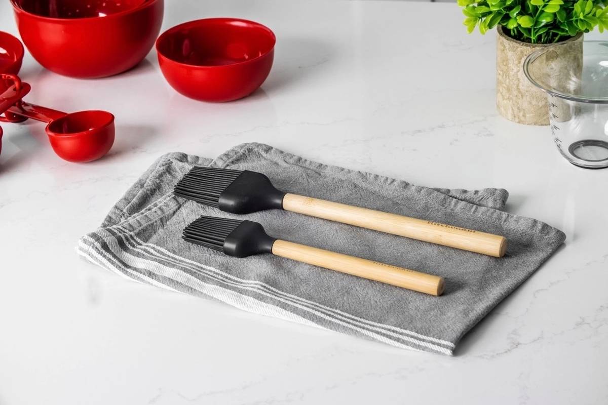 KitchenAid Dřevěná mašlovačka se silikonovou hlavou, onyx black 22 cm